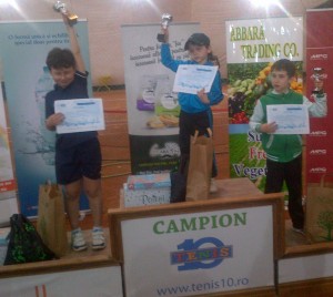 Matei Seciu_pe podium_in verde