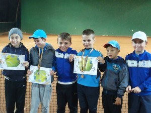 cs-dacia-mioveni-2012-tenis-de-camp-medalii