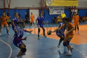 handbal-cs-dacia-mioveni-2012-csm-bucuresti-4-octombrie-2015 (3)