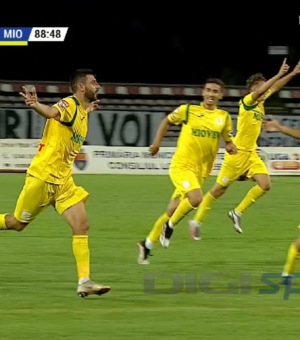 Marian Anghelina a reușit golul victoriei pentru CS Mioveni, în derby-ul județean | Foto: digisport.ro